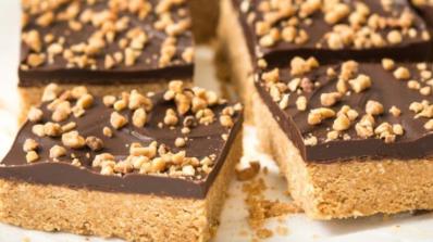 Satisfy Your Sweet Tooth With These Chocolate and Peanut Butter Bar Recipes