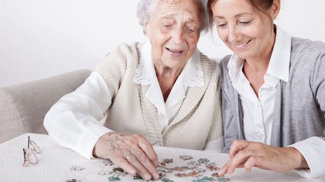 Caring for a Loved One With Dementia: 10 Activities for Dementia Patients