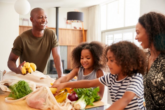 How to Use Fun Activities to Foster Closer Family Ties