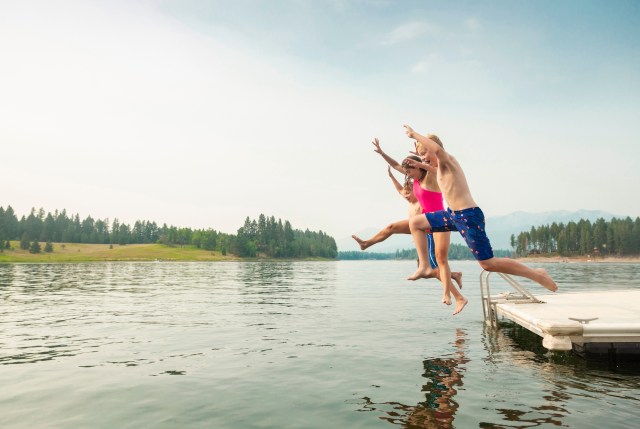 The Benefits of Attending a Family Fitness Retreat: Bonding Through Health